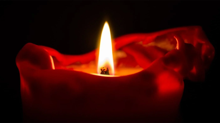 candle red 768x432
