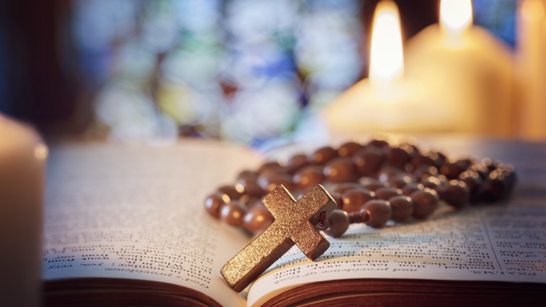 iStock 1197837398 candle rosary 768x432