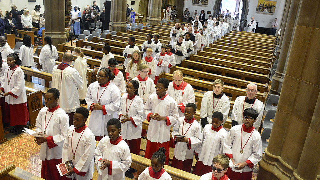 More than 200 Birmingham Altar Servers gather for Annual Mass